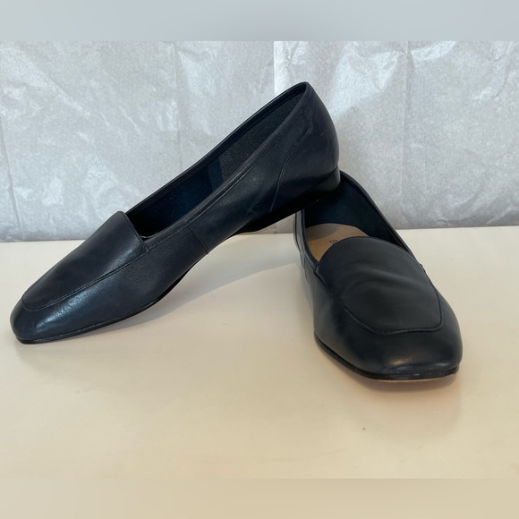 Enzo Angiolini Shoes - Enzo Angiolini Liberty Leather slip on flat Loafer Size 9M Navy Blue